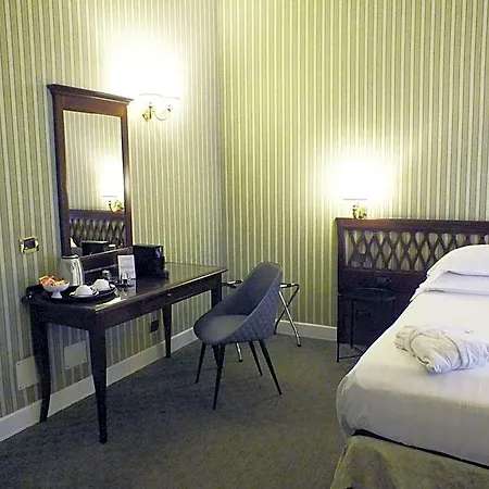 Bb Smarthotel Bailey's Отель 4*