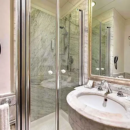 Отель Bb Smarthotel Bailey's 4*